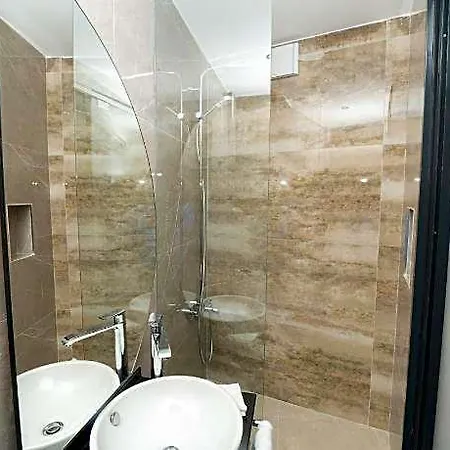 Fama Karakoey 4* Istanboel