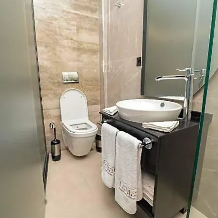 Fama Karakoey Hotel 4*