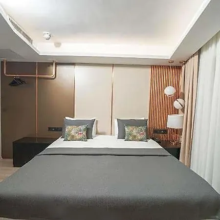 Fama Karakoey 4*