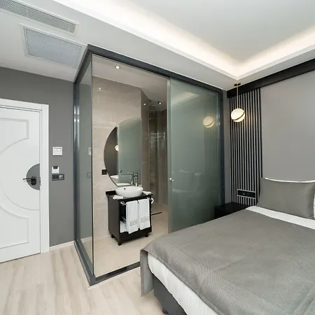 Fama Karakoey Istanbul